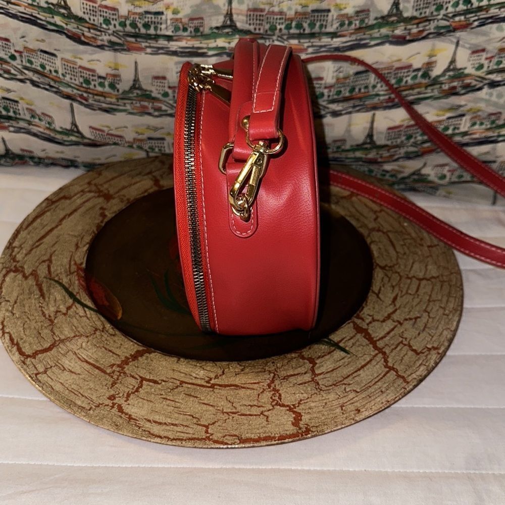 Beautiful Red Bow tie Faux Leather Small Canteen Shape Crossbody Bag - Picture 7 of 12